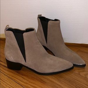 Beige/Tan Suede Chelsea boots